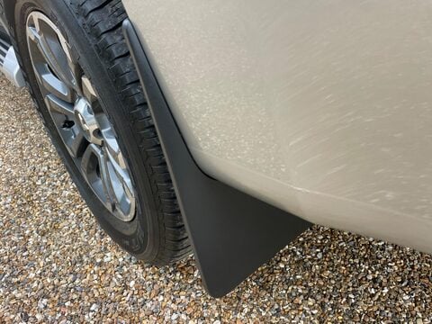 Mitsubishi L200 2.2 DI-D DC Warrior Pickup Double Cab 4dr Diesel Manual 4WD Euro 6 (s/s) (1 2