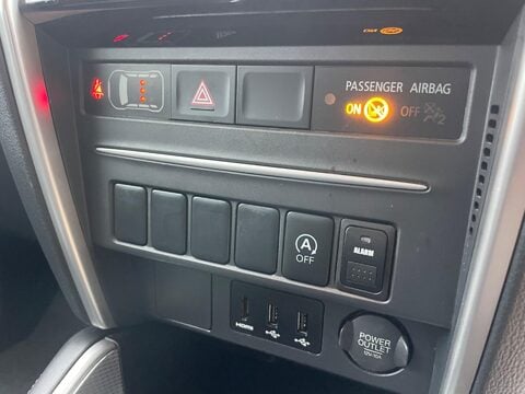 Mitsubishi L200 2.2 DI-D DC Warrior Pickup Double Cab 4dr Diesel Manual 4WD Euro 6 (s/s) (1 24