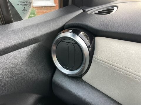 Nissan MICRA 1.0 IG-T Tekna Hatchback 5dr Petrol Manual Euro 6 (s/s) (100 ps) 32