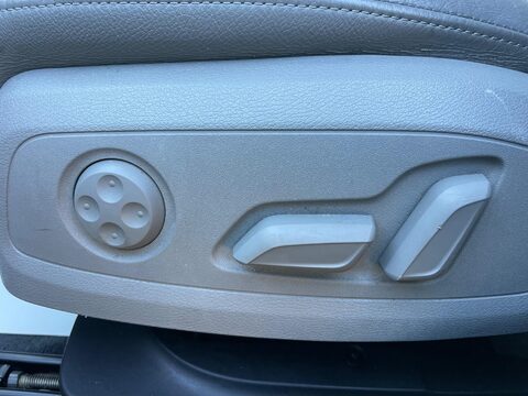 Audi A4 Allroad 3.0 TDI V6 Sport Estate 5dr Diesel S Tronic quattro Euro 6 (s/s) (218 ps) 43