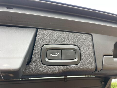 Volvo XC60 2.0 D4 R-Design SUV 5dr Diesel Auto AWD Euro 6 (s/s) (190 ps) 74