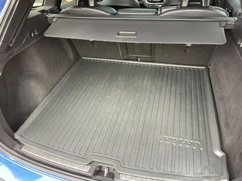 Volvo XC60 2.0 D4 R-Design SUV 5dr Diesel Auto AWD Euro 6 (s/s) (190 ps) 75