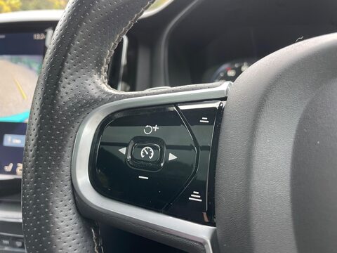 Volvo XC60 2.0 D4 R-Design SUV 5dr Diesel Auto AWD Euro 6 (s/s) (190 ps) 41