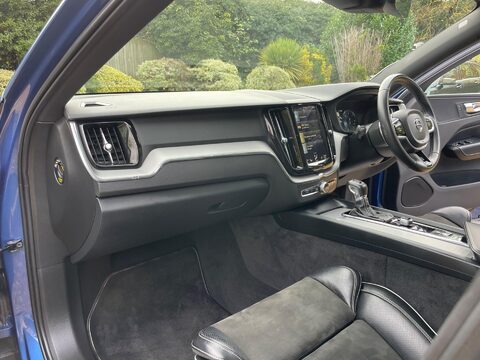 Volvo XC60 2.0 D4 R-Design SUV 5dr Diesel Auto AWD Euro 6 (s/s) (190 ps) 58