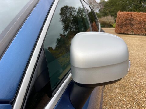 Volvo XC60 2.0 D4 R-Design SUV 5dr Diesel Auto AWD Euro 6 (s/s) (190 ps) 19