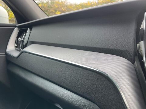 Volvo XC60 2.0 D4 R-Design SUV 5dr Diesel Auto AWD Euro 6 (s/s) (190 ps) 30