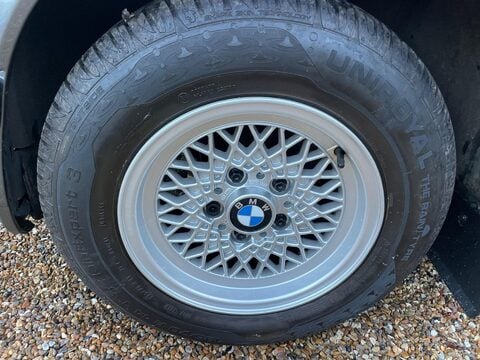 BMW 5 Series E28 518i Saloon 30