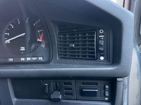 BMW 5 Series E28 518i Saloon 41