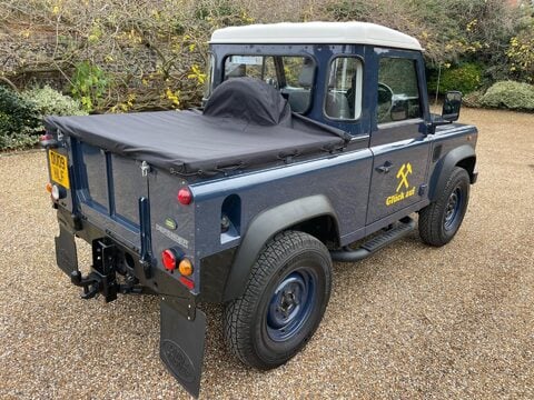 Land Rover Defender 2.4 TDCi Pickup 2dr Diesel Manual 4WD SWB Euro 4 (122 bhp) 23