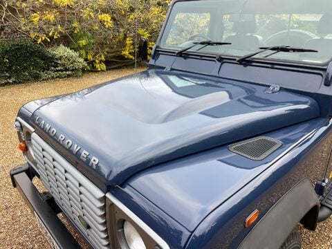 Land Rover Defender 2.4 TDCi Pickup 2dr Diesel Manual 4WD SWB Euro 4 (122 bhp) 6