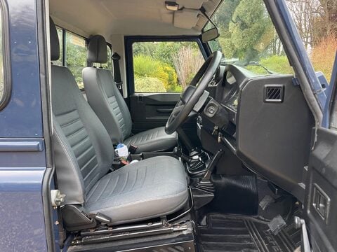 Land Rover Defender 2.4 TDCi Pickup 2dr Diesel Manual 4WD SWB Euro 4 (122 bhp) 46