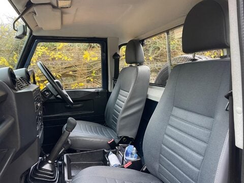 Land Rover Defender 2.4 TDCi Pickup 2dr Diesel Manual 4WD SWB Euro 4 (122 bhp) 51