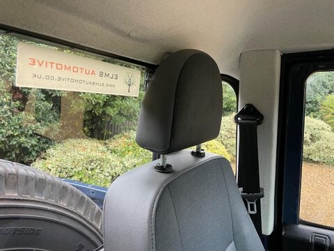 Land Rover Defender 2.4 TDCi Pickup 2dr Diesel Manual 4WD SWB Euro 4 (122 bhp) 36