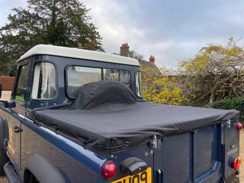 Land Rover Defender 2.4 TDCi Pickup 2dr Diesel Manual 4WD SWB Euro 4 (122 bhp) 20