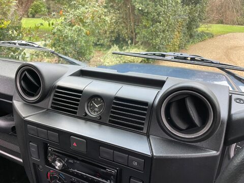 Land Rover Defender 2.4 TDCi Pickup 2dr Diesel Manual 4WD SWB Euro 4 (122 bhp) 42