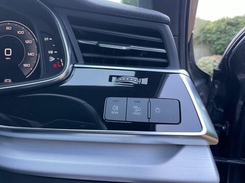 Audi Q7 3.0 TFSIe V6 55 S line SUV 5dr Petrol Plug-in Hybrid Tiptronic quattro Euro 82