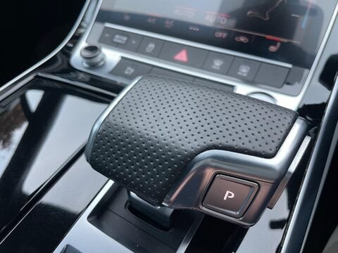Audi Q7 3.0 TFSIe V6 55 S line SUV 5dr Petrol Plug-in Hybrid Tiptronic quattro Euro 25