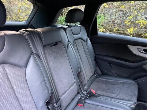 Audi Q7 3.0 TFSIe V6 55 S line SUV 5dr Petrol Plug-in Hybrid Tiptronic quattro Euro 21