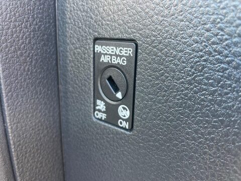 Volkswagen Caravelle 2.0 TDI Executive MPV 5dr Diesel DSG Euro 6 (s/s) (150 ps) 6