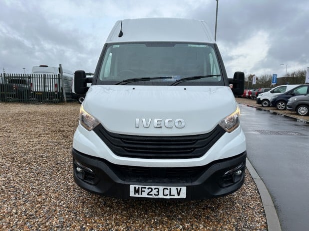 Iveco Daily XLWB L4H3 Extra-High Roof AIR CON + CRUISE 136ps EURO 6 [XLWB] NO VAT 3