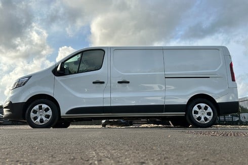 Renault Trafic LWB L2H1 Low Roof Ll30 Business Plus Air Con Cruise Alloys EURO 6