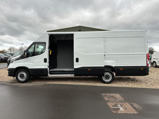 Iveco Daily XLWB L4H3 [SOLD IS] High Roof JUMBO Massive 4.7m Load Air Alloys Cruise EUR 13