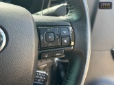 Toyota Hilux AUTOMATIC Crew Cab 4x4 Invincible X 204hp 4WD Sensors Alloys Adapt' Cruise 19