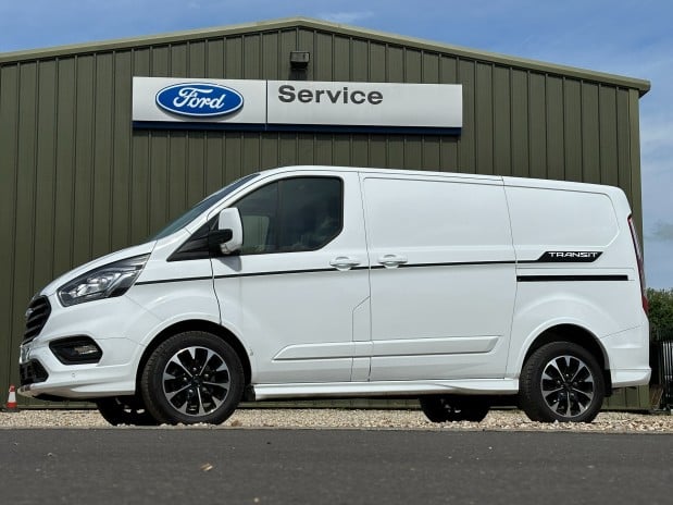 Ford Transit Custom SWB L1H1 310 Sport Ecoblue Alloys Air Con Sensors Cruise EURO 6 NO VAT 1