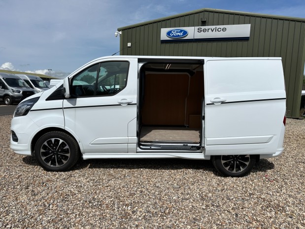Ford Transit Custom SWB L1H1 310 Sport Ecoblue Alloys Air Con Sensors Cruise EURO 6 NO VAT 13
