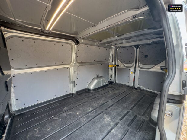 Ford Transit Custom AUTO LWB L2H1 340 Limited Alloys Air Con Cruise EURO 6 10