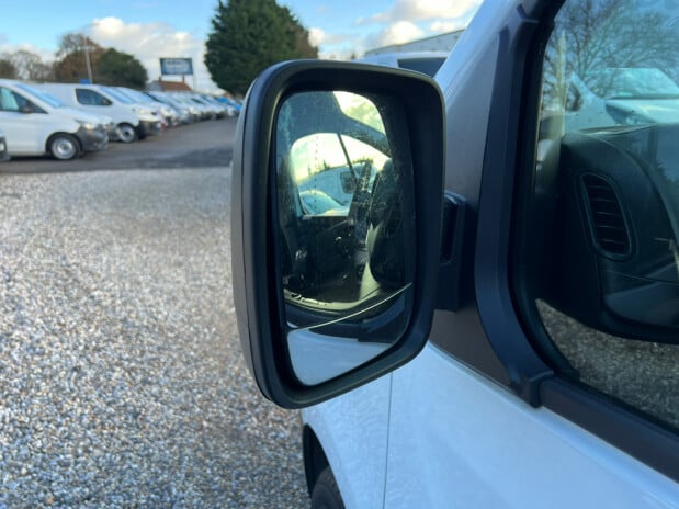 Renault Trafic SWB L1H1 Low Roof Sl27 Business Side Door EURO 6 NO VAT 12