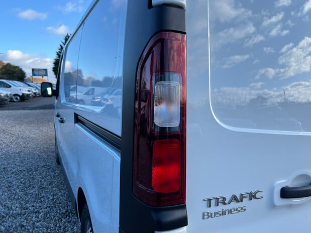Renault Trafic SWB L1H1 Low Roof Sl27 Business Side Door EURO 6 NO VAT 19