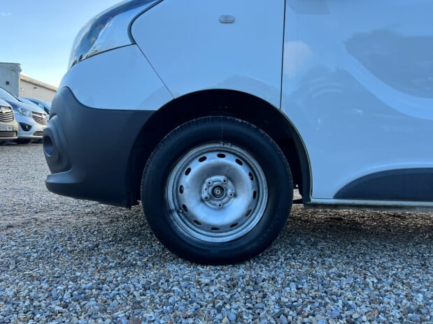 Renault Trafic SWB L1H1 Low Roof Sl27 Business Side Door EURO 6 NO VAT 22