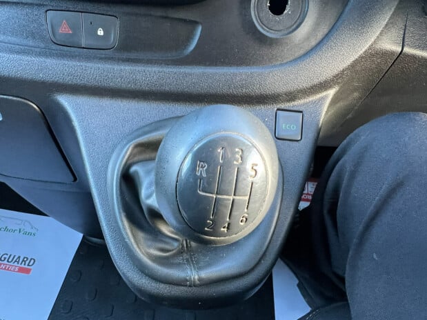 Renault Trafic SWB L1H1 Low Roof Sl27 Business Side Door EURO 6 NO VAT 36