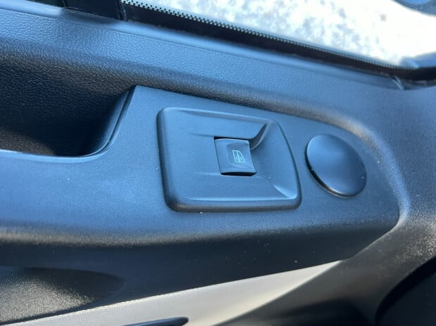 Renault Trafic SWB L1H1 Low Roof Sl27 Business Side Door EURO 6 NO VAT 38