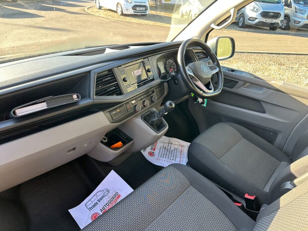 Volkswagen Transporter Crew Cab LWB L2H1 150Bhp Low Roof T32 Tdi Kombi Highline EURO 6 10