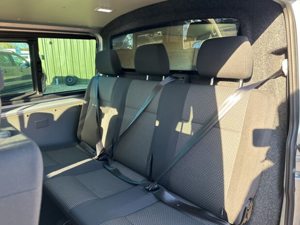 Volkswagen Transporter Crew Cab LWB L2H1 150Bhp Low Roof T32 Tdi Kombi Highline EURO 6 11