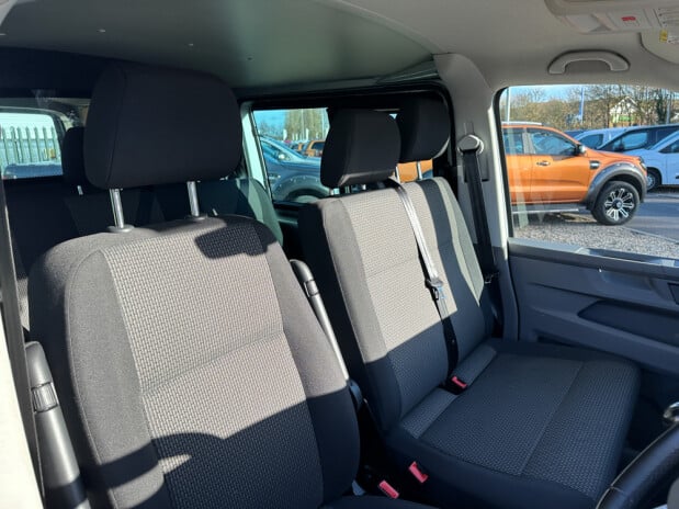 Volkswagen Transporter Crew Cab LWB L2H1 150Bhp Low Roof T32 Tdi Kombi Highline EURO 6 14