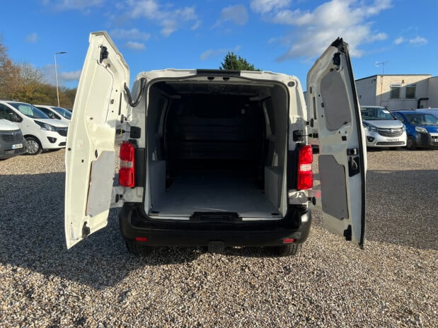Citroen Dispatch MWB L2H1 (SOLD) Enterprise 1400kg 120hp Air Con Euro 6 NO VAT 8