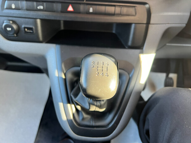 Citroen Dispatch MWB L2H1 (SOLD) Enterprise 1400kg 120hp Air Con Euro 6 NO VAT 36