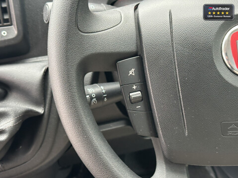 Auto-Trail V Line 540 Se|Solar Panels|Reverse Camera|Electric Step|Rear Lounge|Euro 6 27