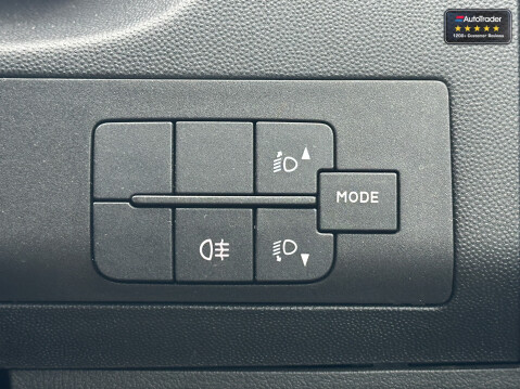 Auto-Trail V Line 540 Se|Solar Panels|Reverse Camera|Electric Step|Rear Lounge|Euro 6 31