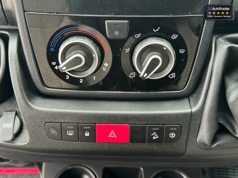 Auto-Trail V Line 540 Se|Solar Panels|Reverse Camera|Electric Step|Rear Lounge|Euro 6 36