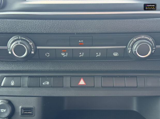 Vauxhall Vivaro SWB L1H1 Low Roof F2900 Prime Air Con Sensors DELIVERY MILES! Dynamic Equiv 35