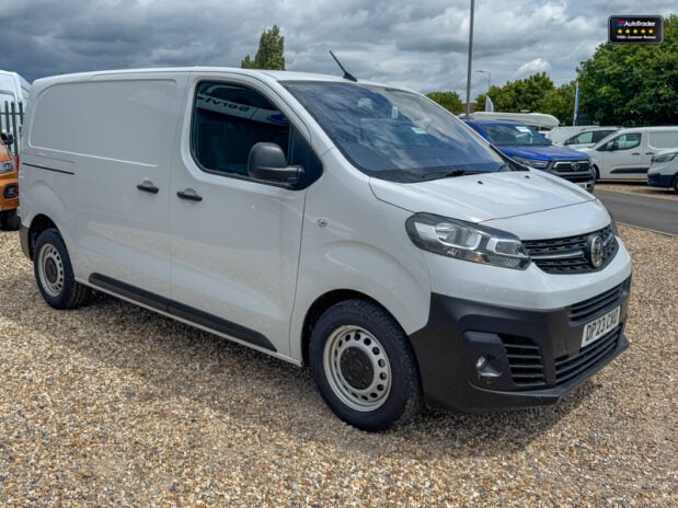 Vauxhall Vivaro SWB L1H1 [SOLD CR] Low Roof F2900 Prime Air Con Sensors DELIVERY MILES! Sid 4