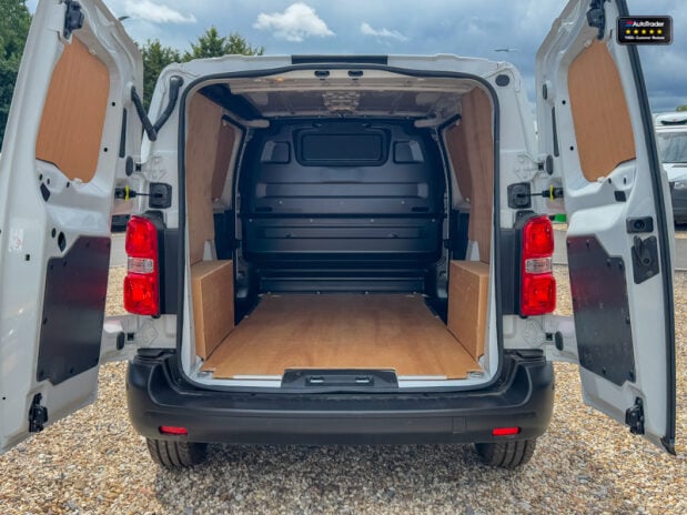 Vauxhall Vivaro SWB L1H1 [SOLD CR] Low Roof F2900 Prime Air Con Sensors DELIVERY MILES! Sid 8