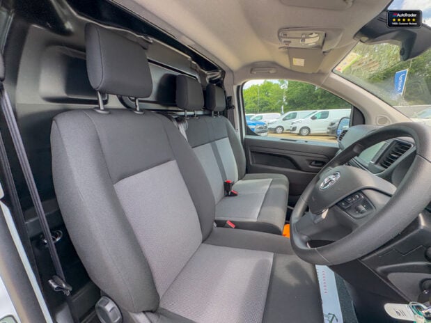 Vauxhall Vivaro SWB L1H1 [SOLD CR] Low Roof F2900 Prime Air Con Sensors DELIVERY MILES! Sid 14