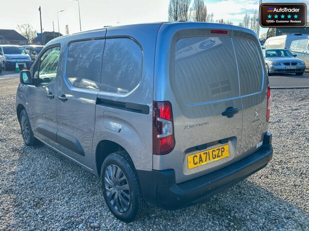 Peugeot Partner SWB L1H1 [SOLD CM] Pro Premium Alloys Air Con Sensors EURO 6 NO VAT 8