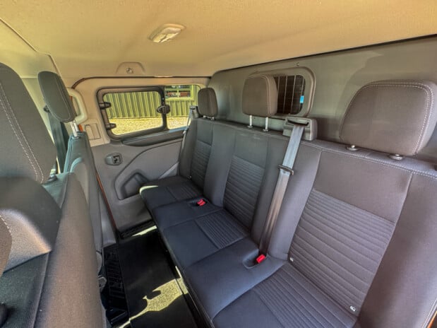 Ford Transit Custom AUTO Crew Cab SWB L1H1 170hp Limited Alloys AirCon Camera EURO 6 12