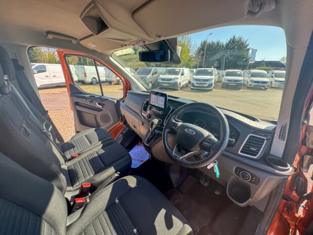 Ford Transit Custom AUTO Crew Cab SWB L1H1 170hp Limited Alloys AirCon Camera EURO 6 16